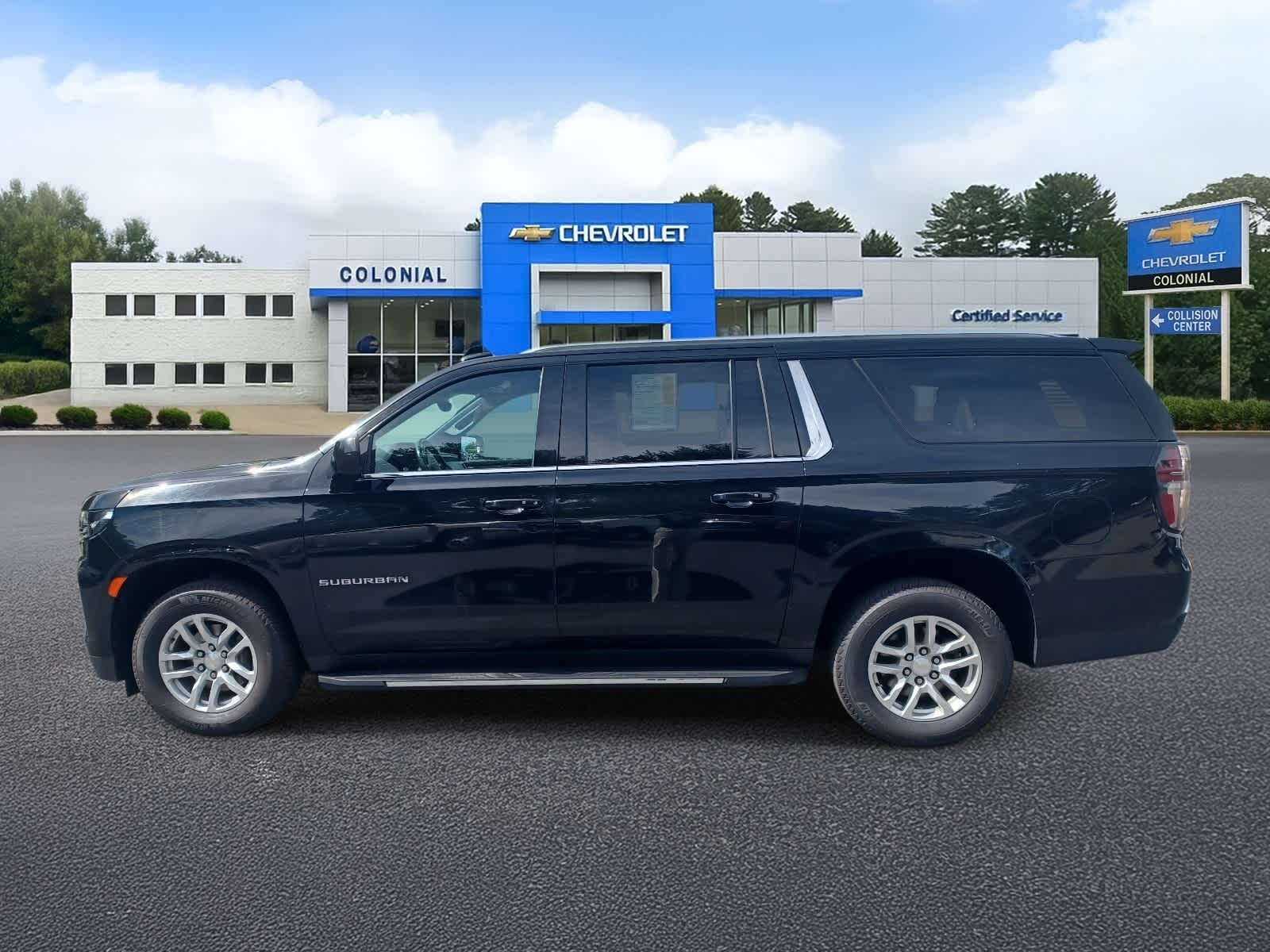 2023 Chevrolet Suburban LS
