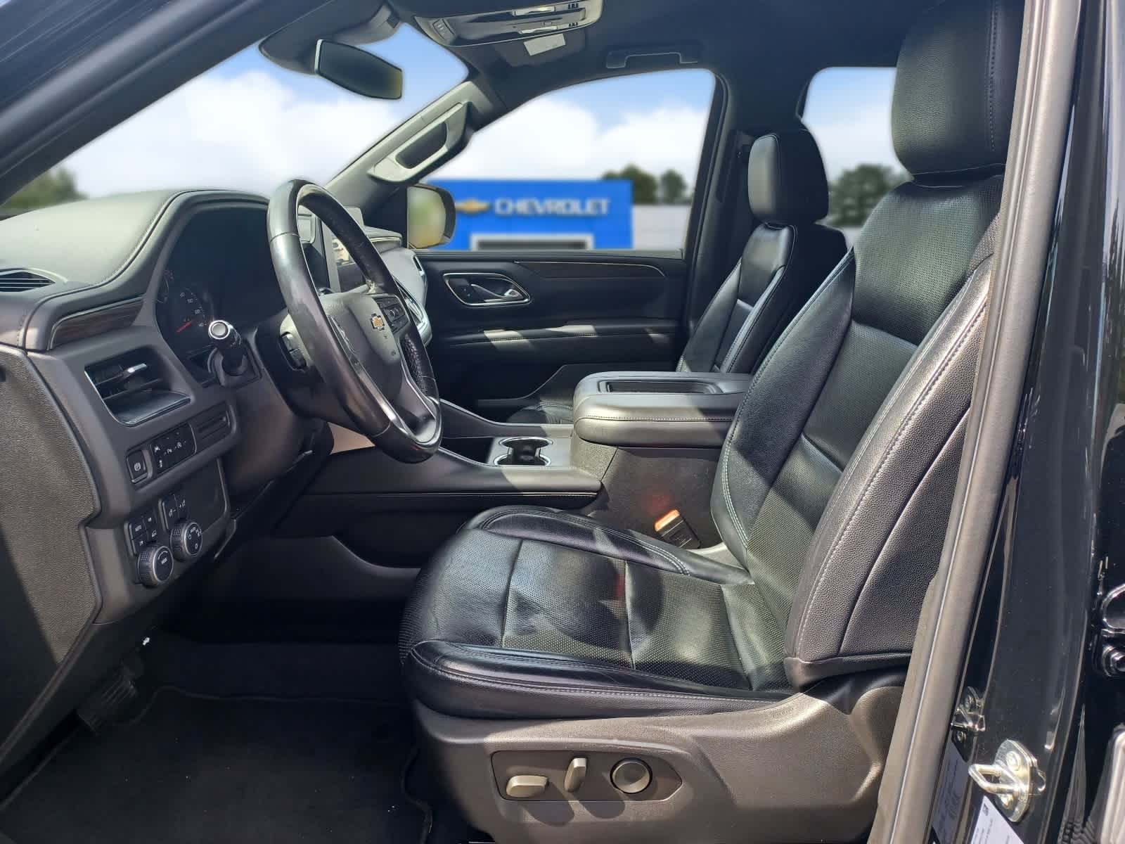 2023 Chevrolet Suburban LS