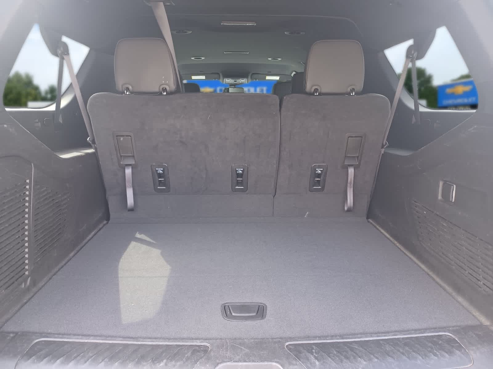 2024 Chevrolet Suburban LT