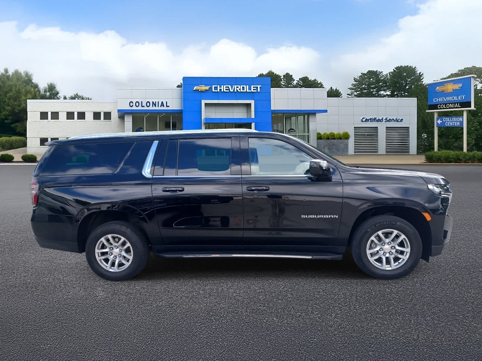 2024 Chevrolet Suburban LT