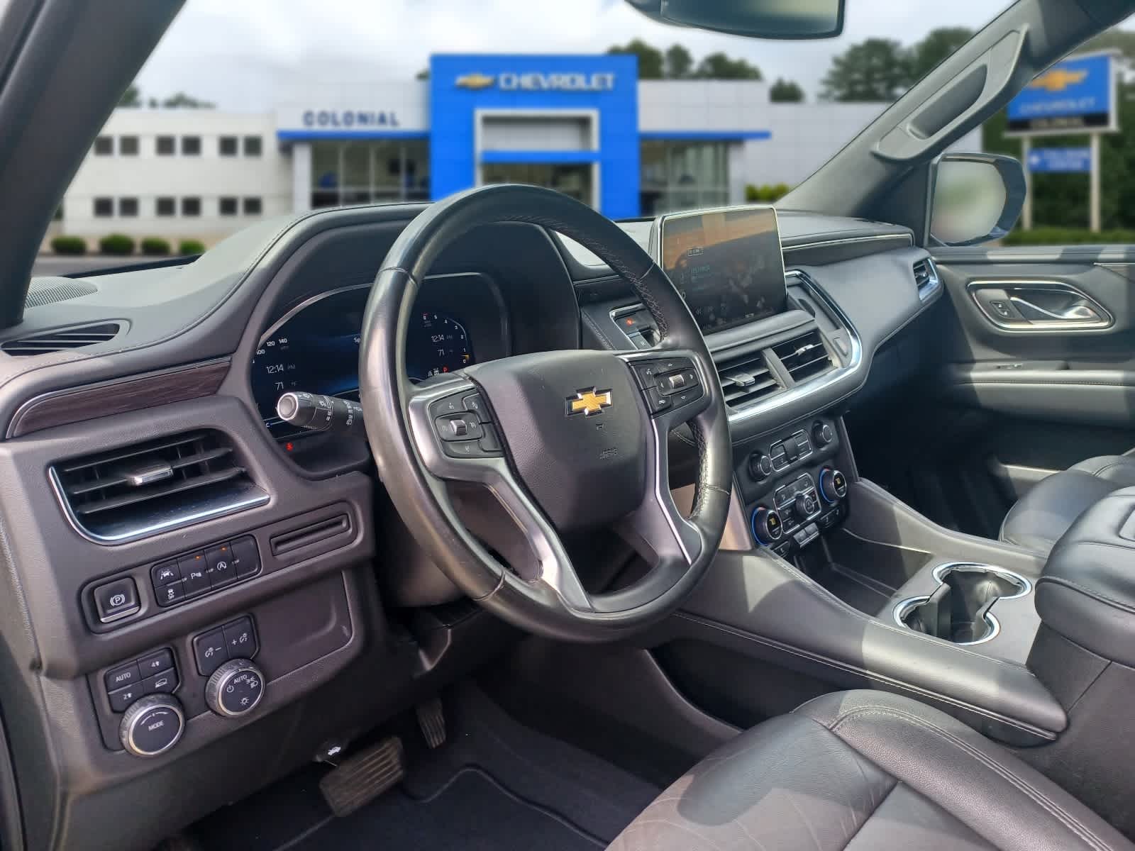 2024 Chevrolet Suburban LT