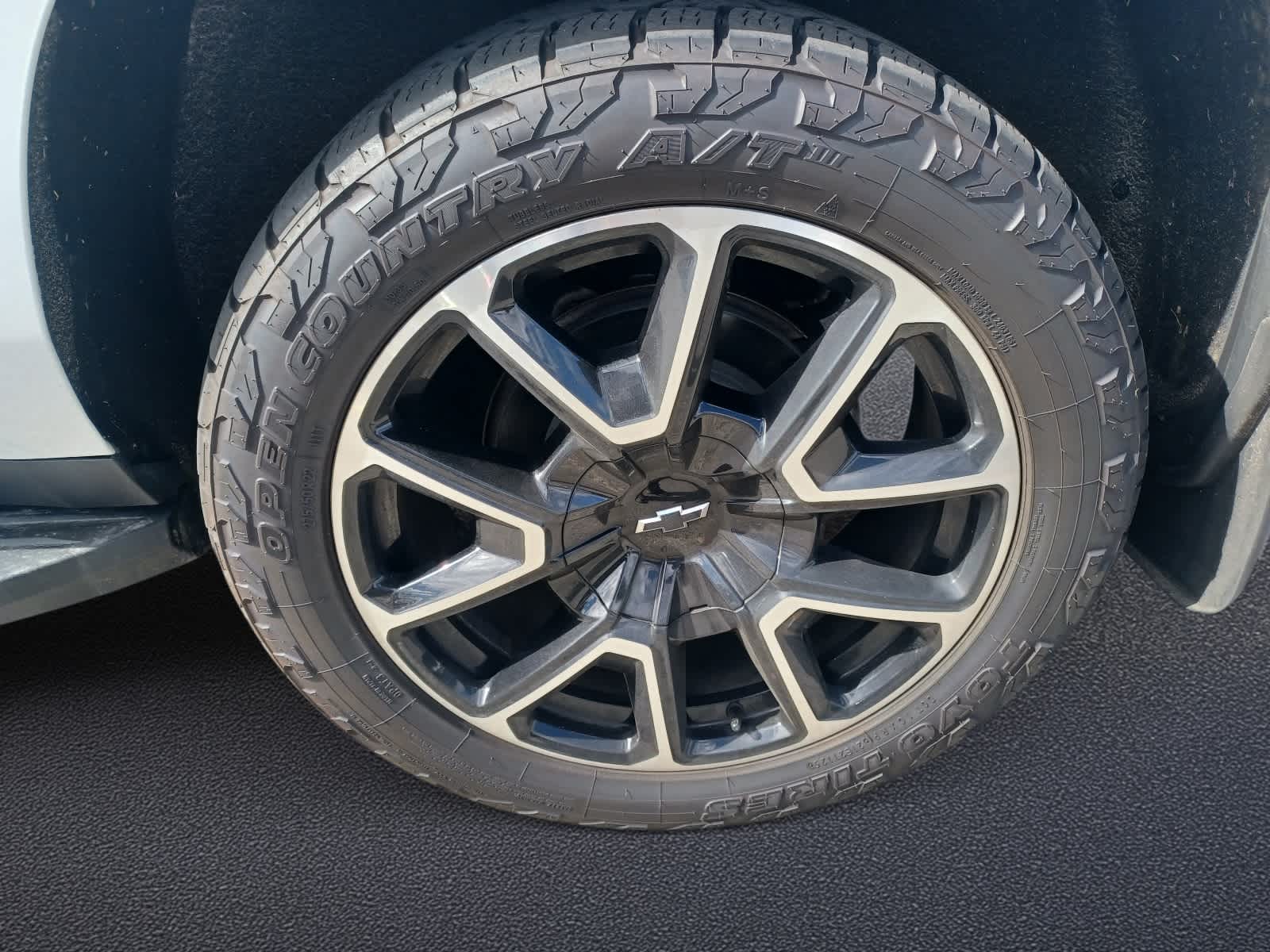 2023 Chevrolet Suburban RST