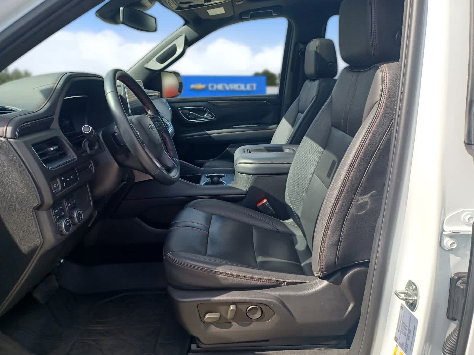 2023 Chevrolet Suburban RST