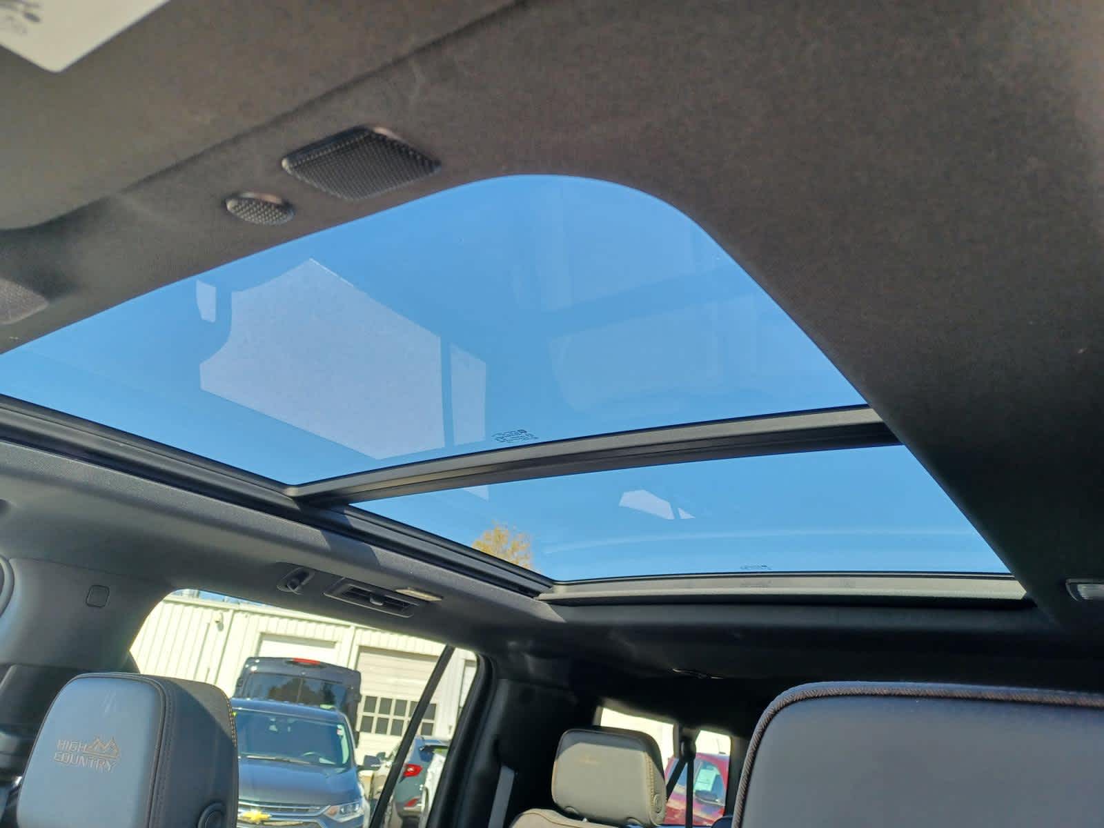 2022 Chevrolet Suburban High Country