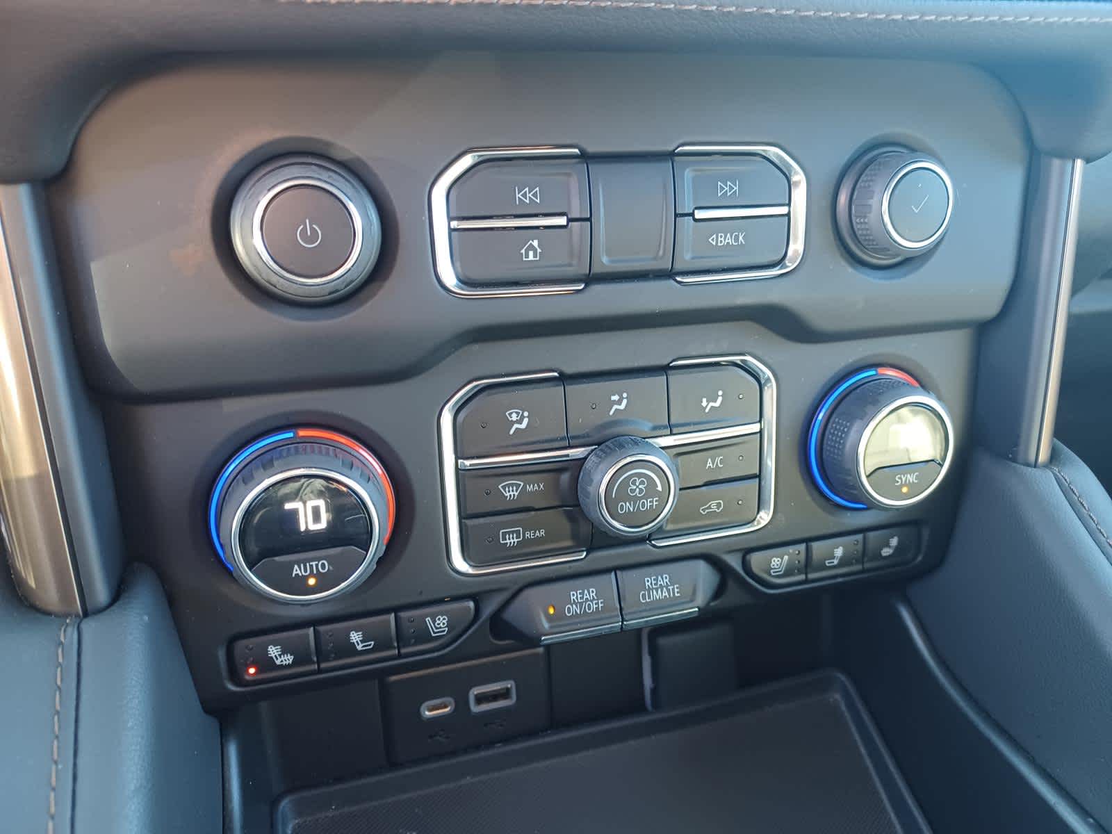 2023 Chevrolet Suburban High Country