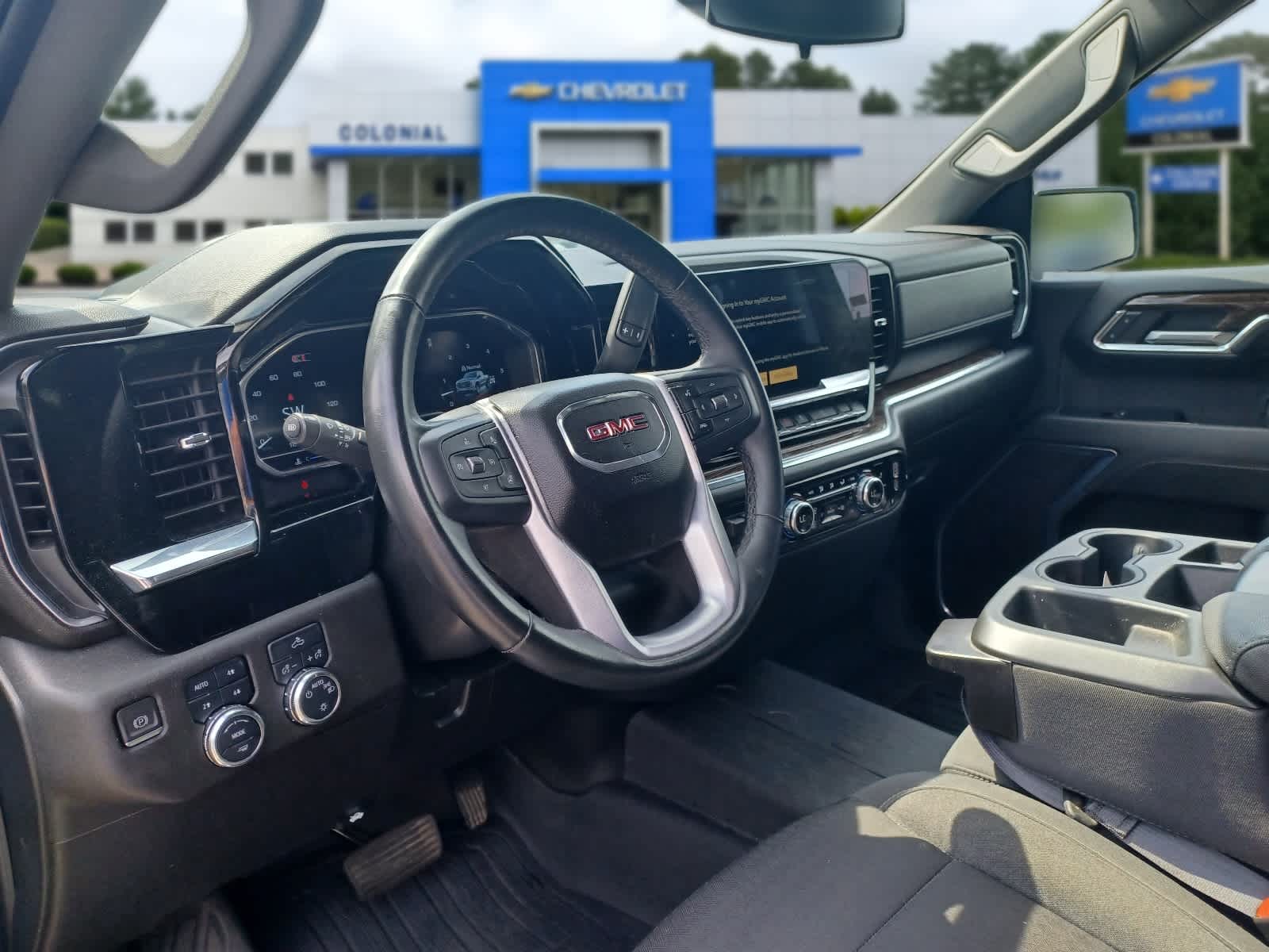 2024 GMC Sierra 1500 SLE