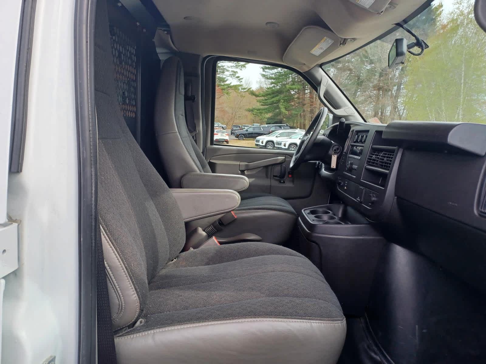 2024 GMC Savana Cargo 2500 Work Van