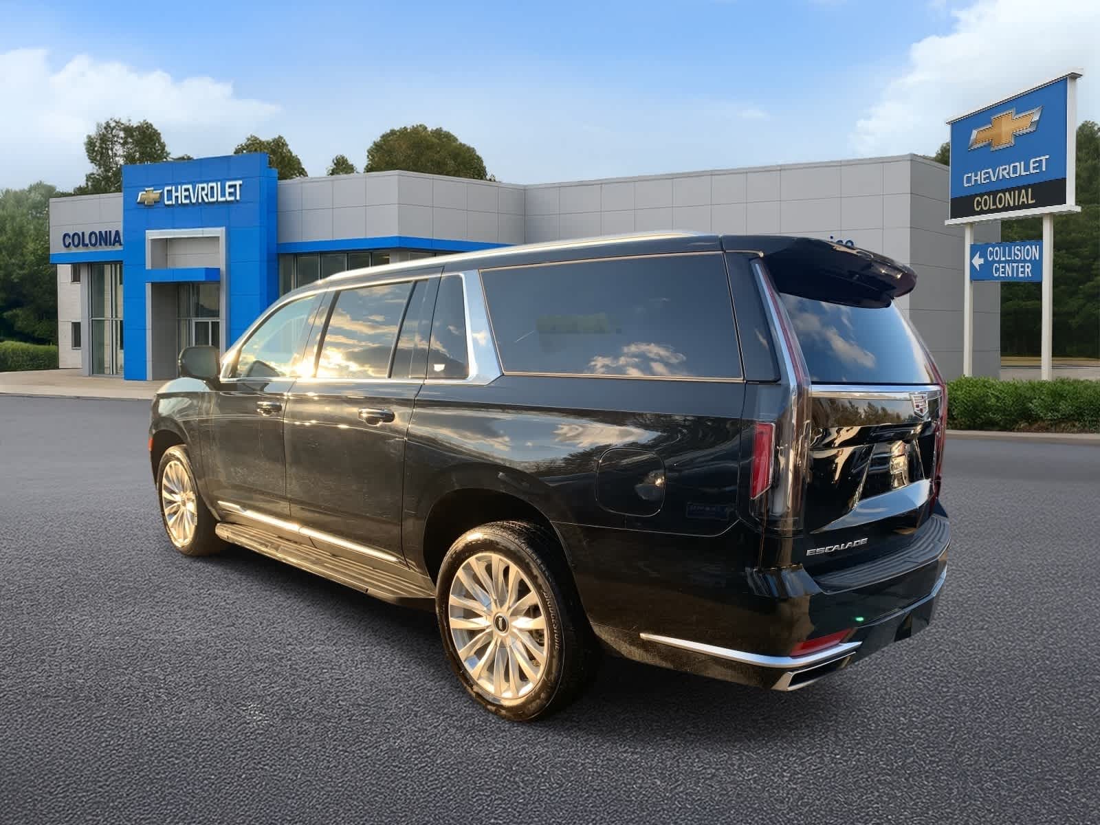2024 Cadillac Escalade ESV Luxury