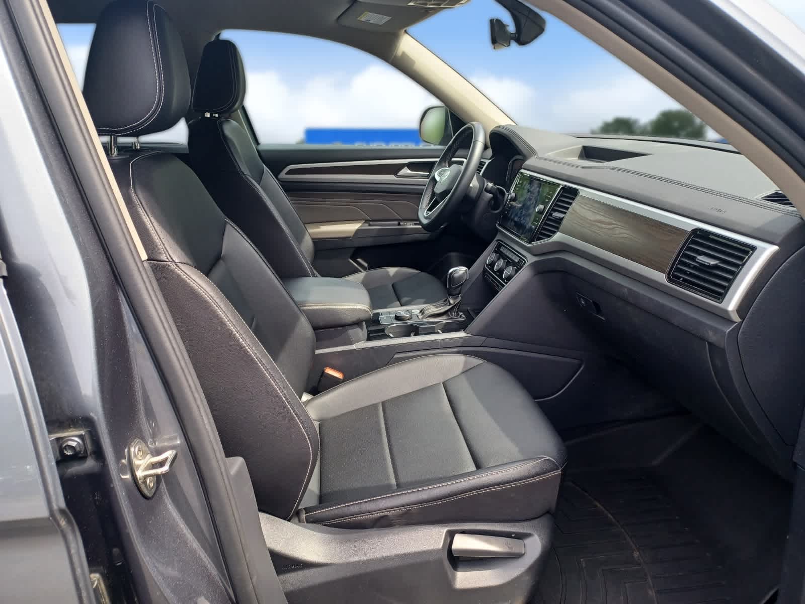 2022 Volkswagen Atlas 3.6L V6 SE w/Technology