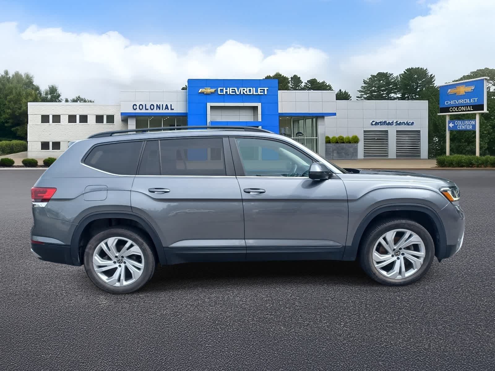 2022 Volkswagen Atlas 3.6L V6 SE w/Technology