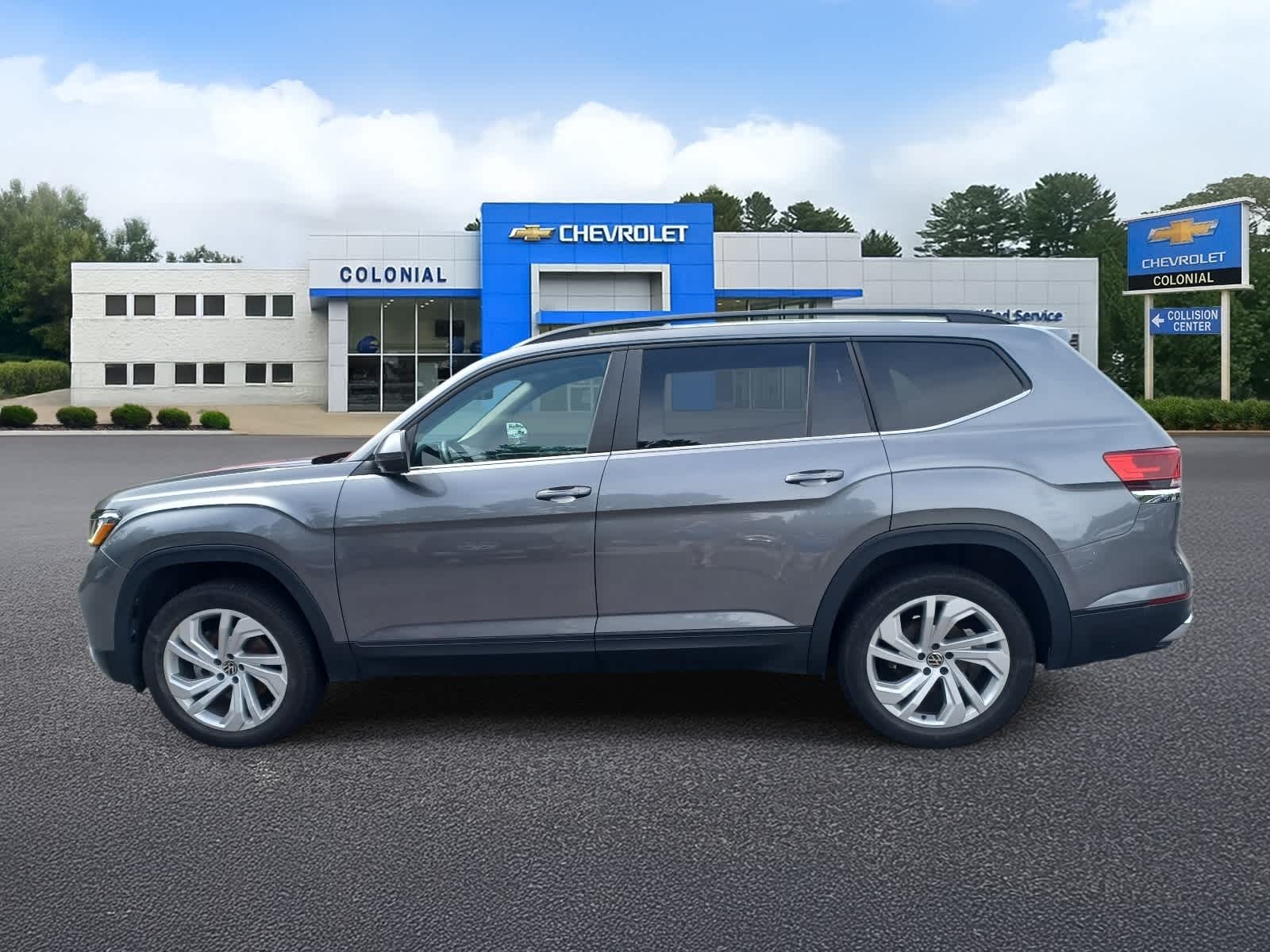 2022 Volkswagen Atlas 3.6L V6 SE w/Technology