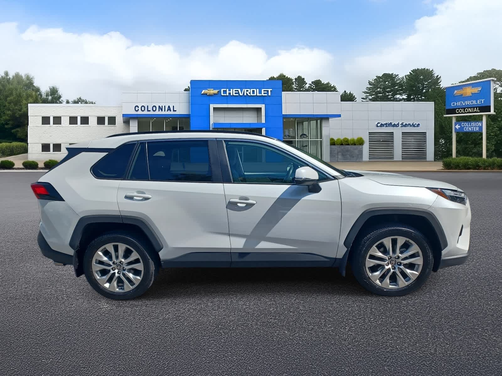 2025 Toyota RAV4 XLE Premium