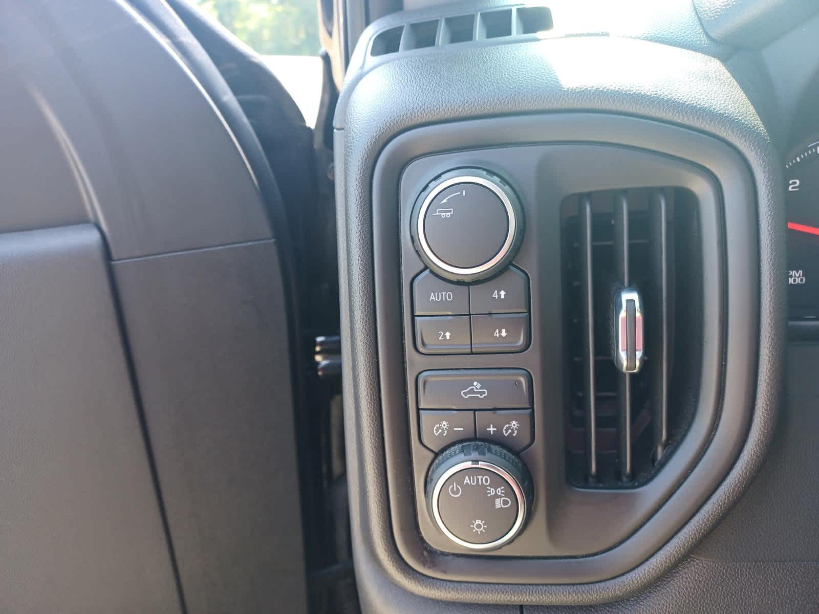 2022 Chevrolet Silverado 1500 Custom Trail Boss