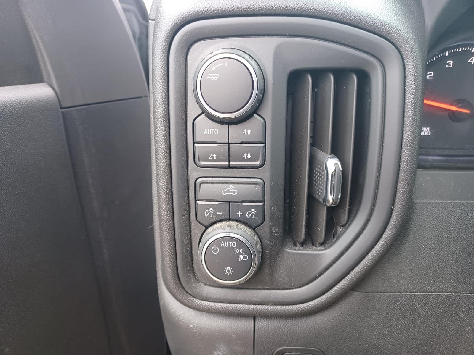 2025 Chevrolet Silverado 1500 Custom Trail Boss