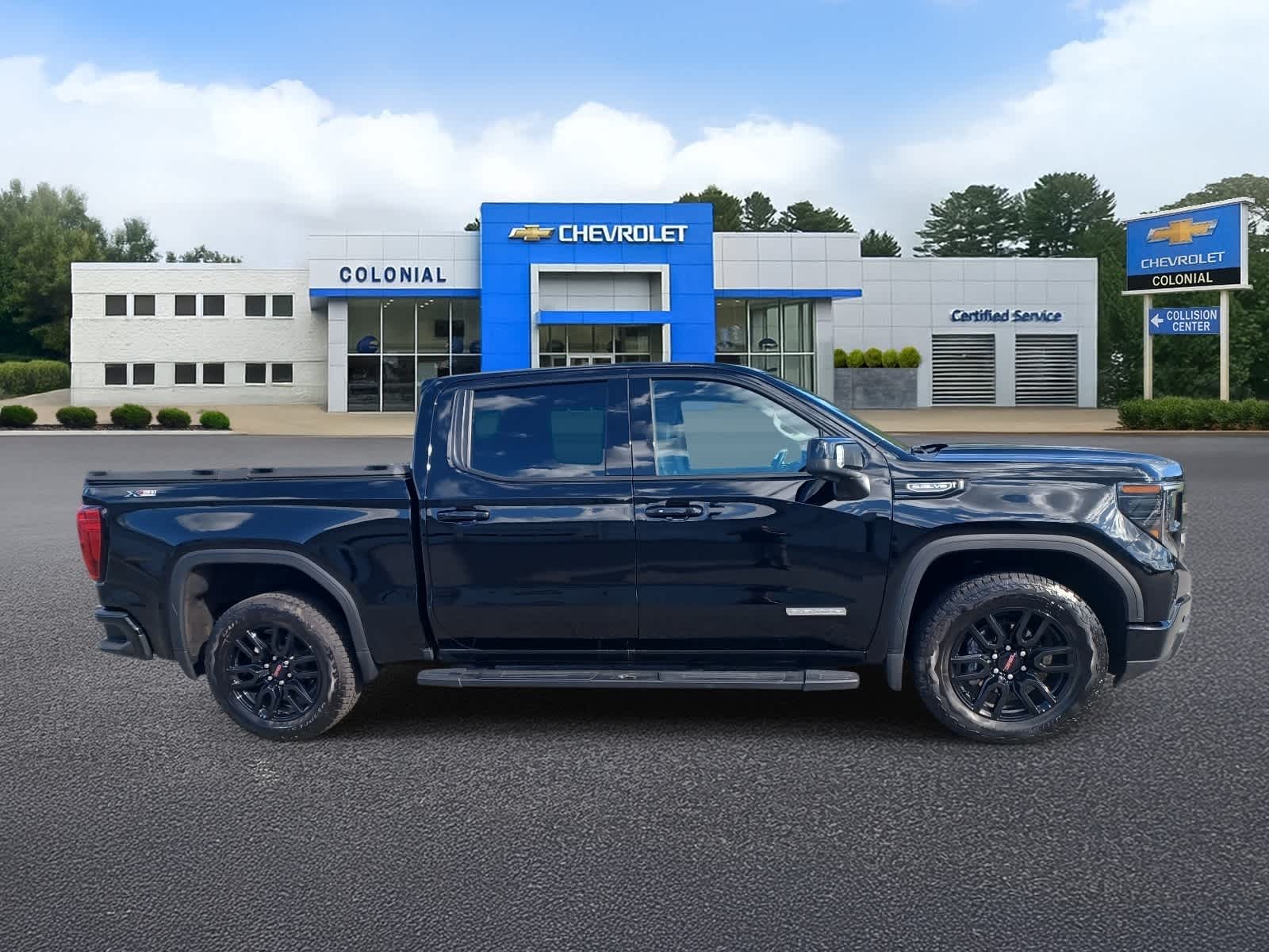 2025 GMC Sierra 1500 Elevation