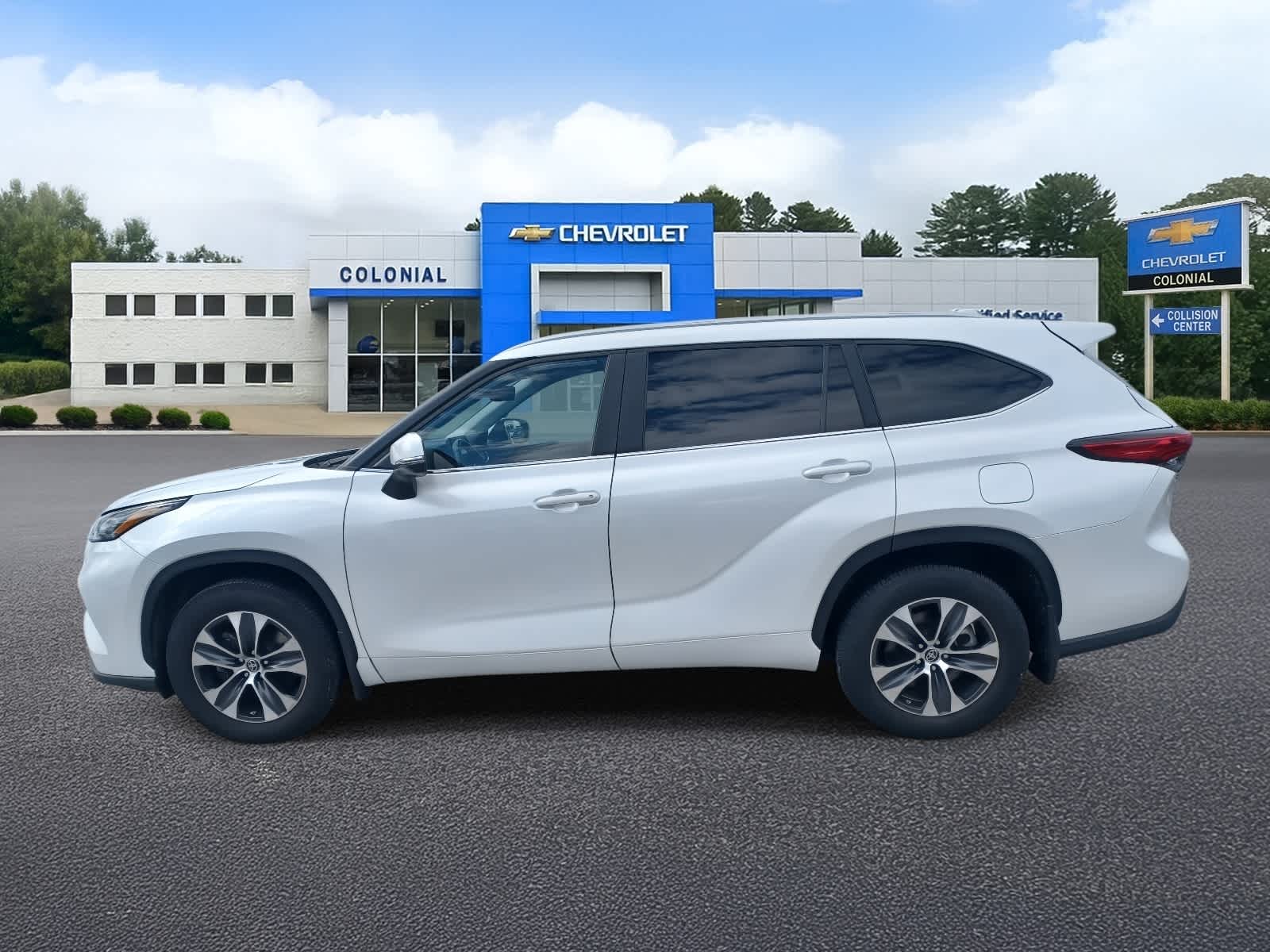 2023 Toyota Highlander L