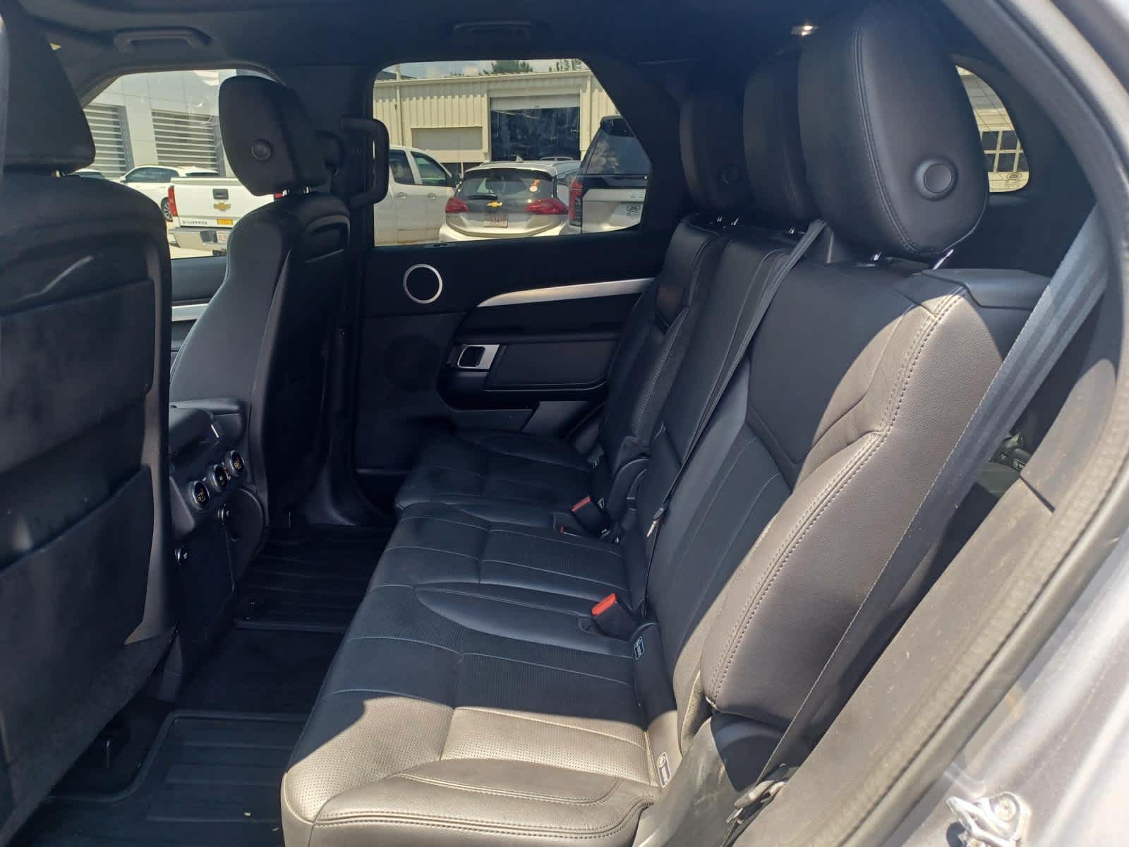 2020 Land Rover Discovery Landmark Edition
