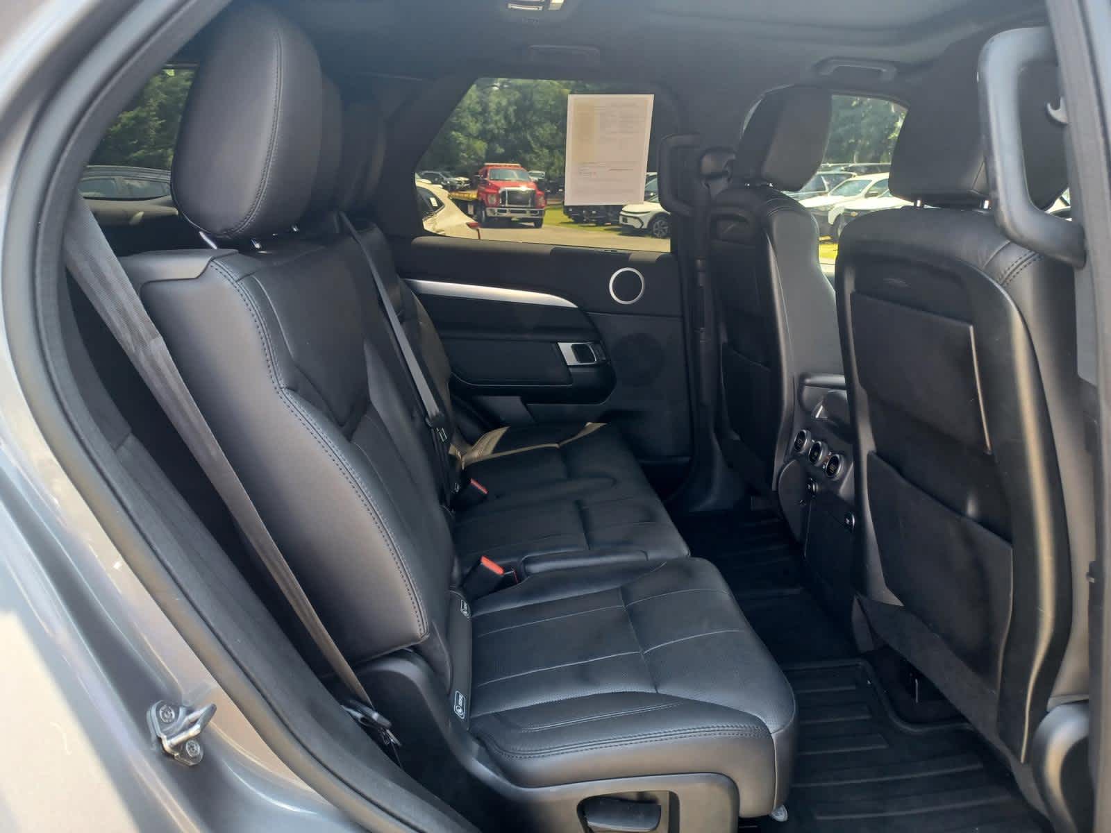 2020 Land Rover Discovery Landmark Edition