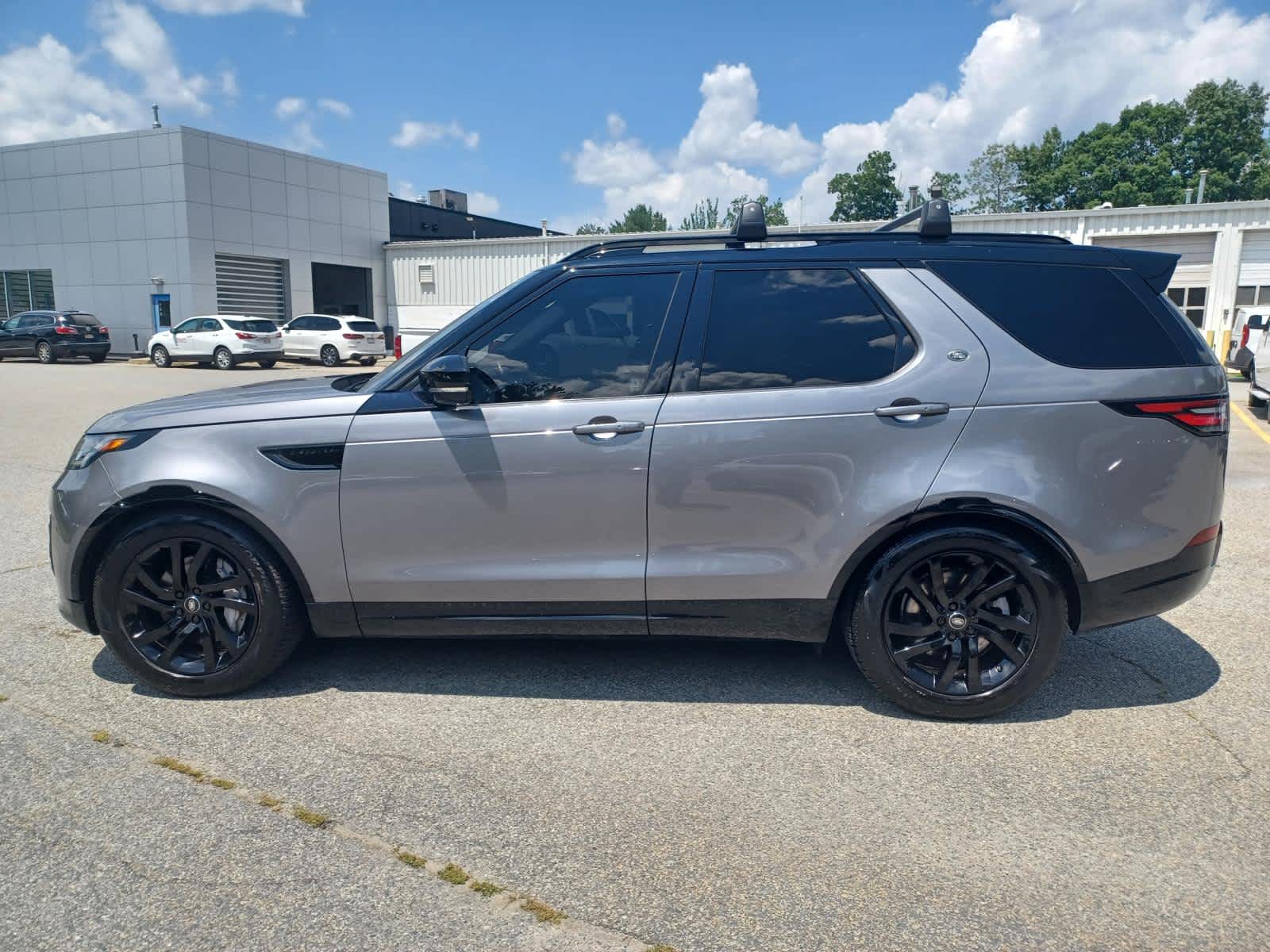 2020 Land Rover Discovery Landmark Edition