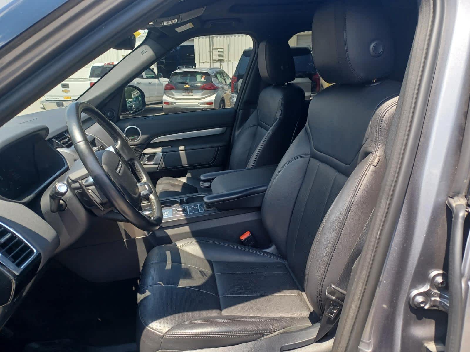 2020 Land Rover Discovery Landmark Edition