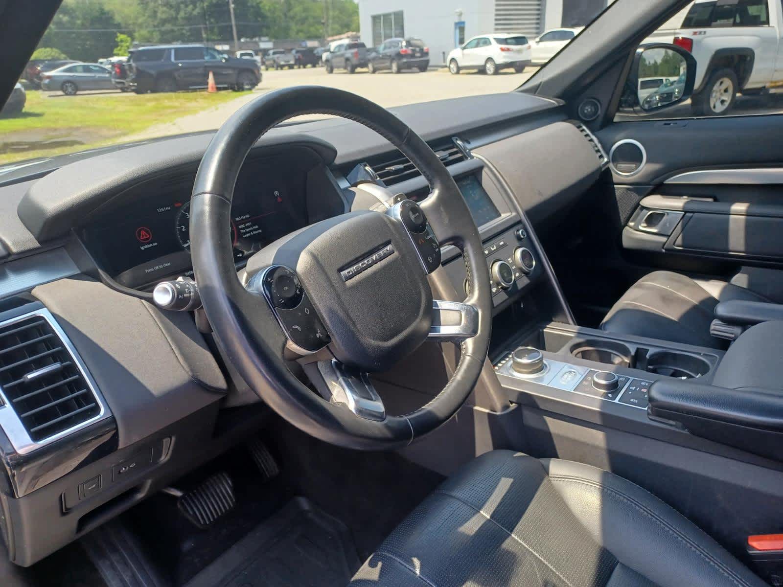 2020 Land Rover Discovery Landmark Edition